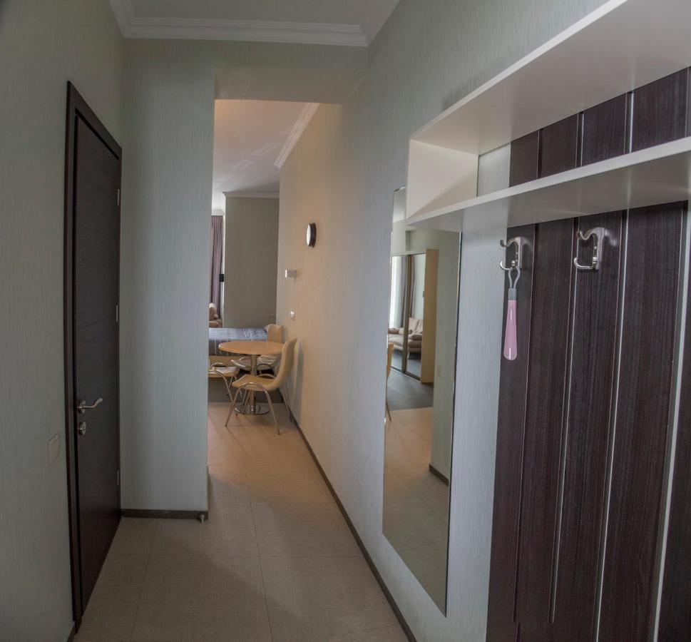Tbilisi Apartment Tennis Court المظهر الخارجي الصورة