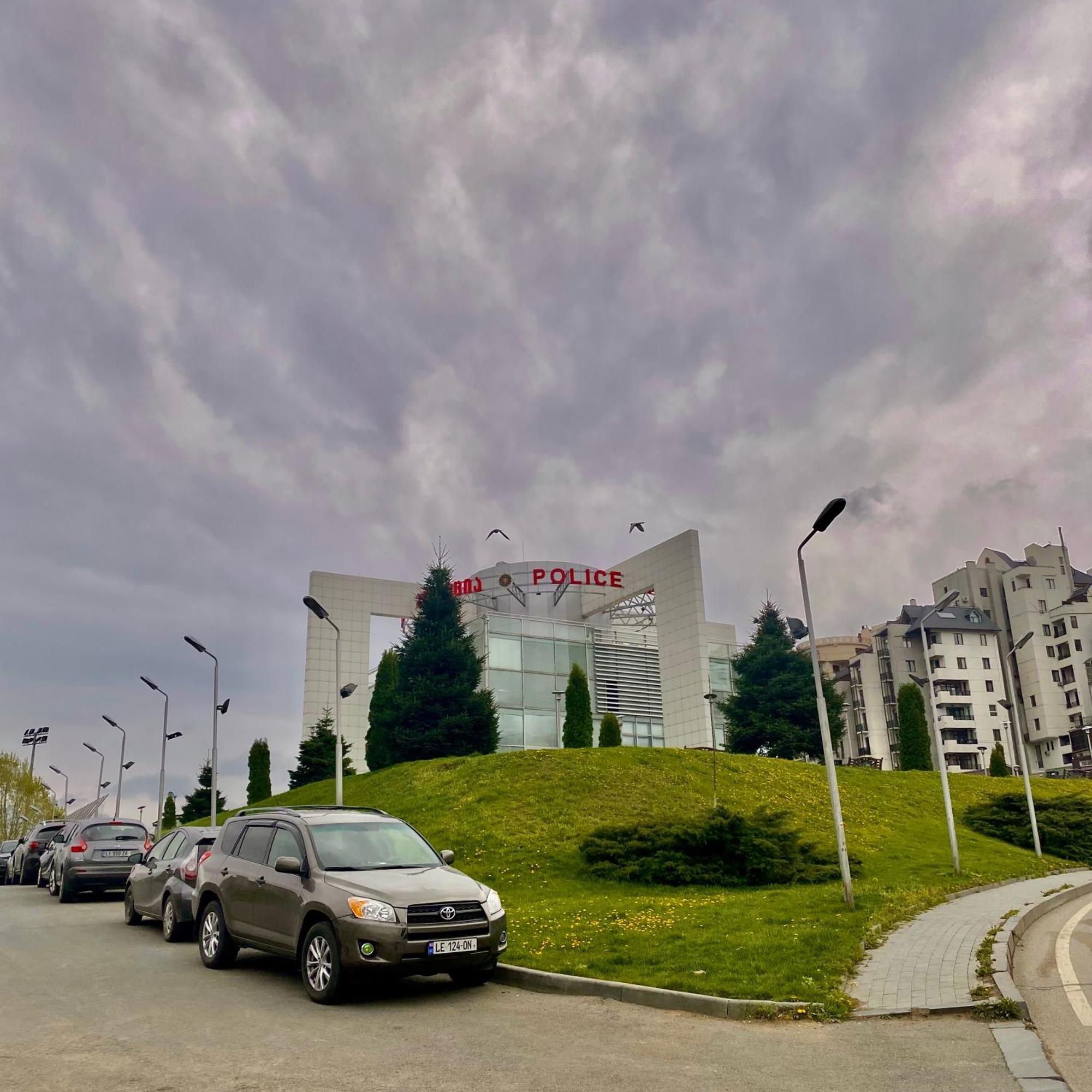 Tbilisi Apartment Tennis Court المظهر الخارجي الصورة